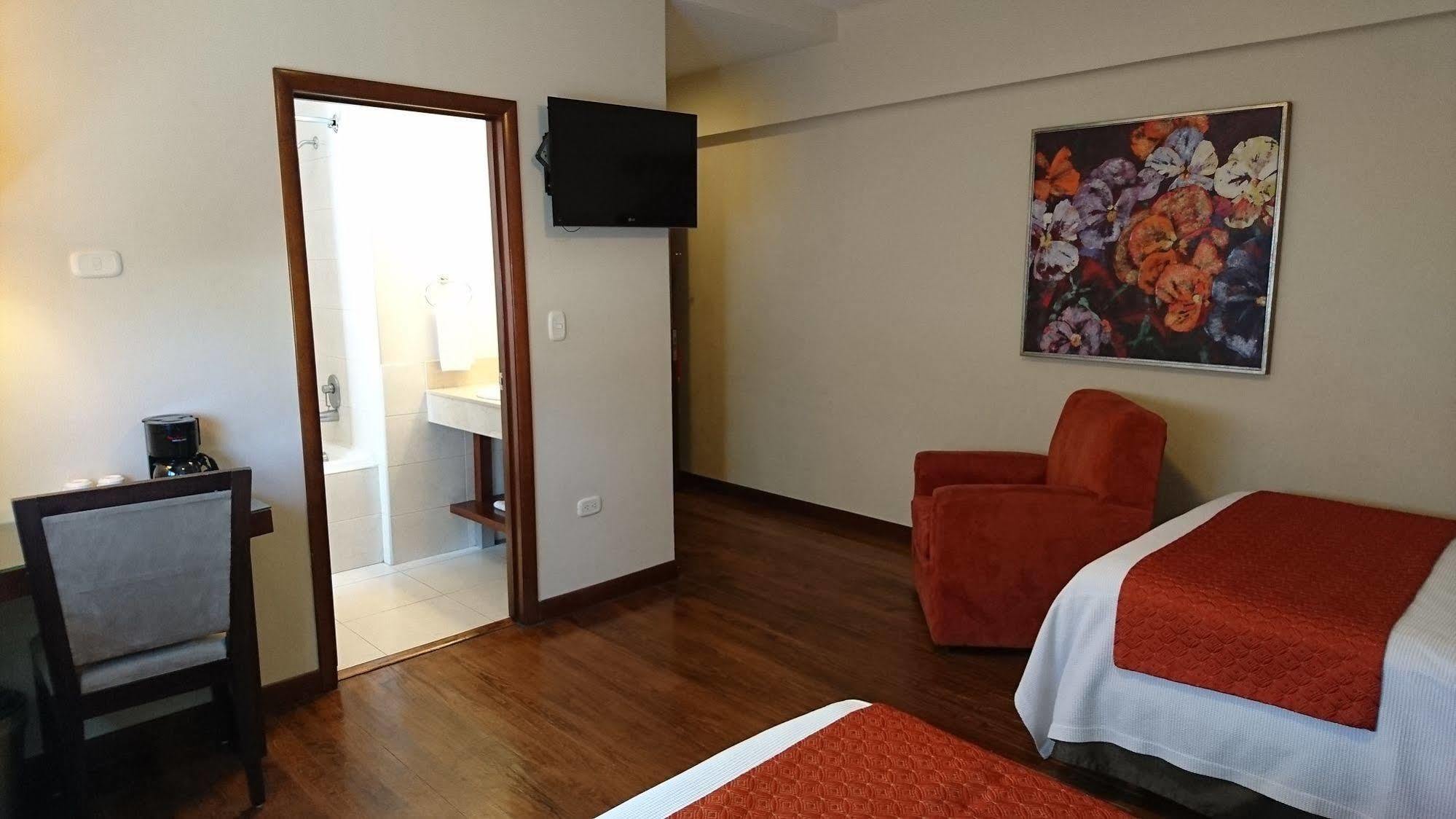 Hotel Plaza Chihuahua Buitenkant foto