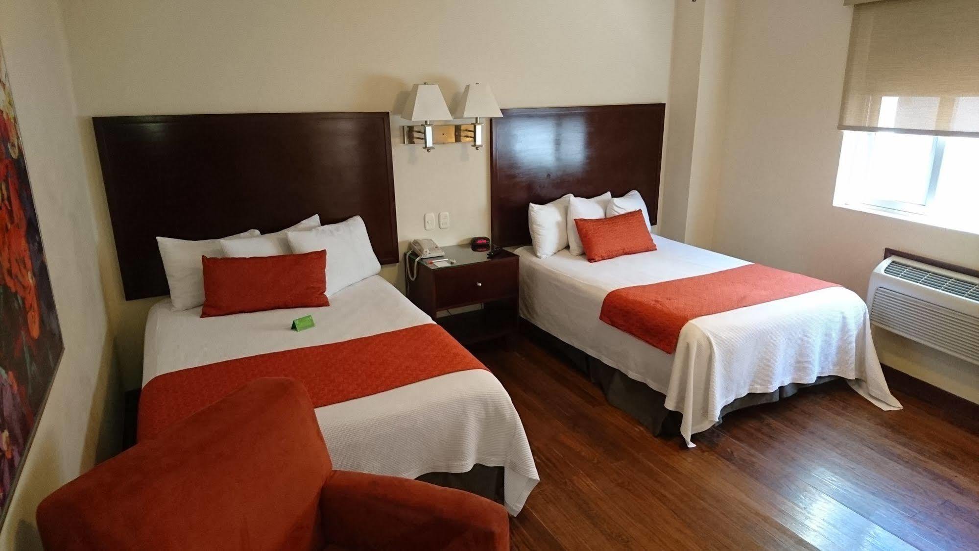Hotel Plaza Chihuahua Buitenkant foto